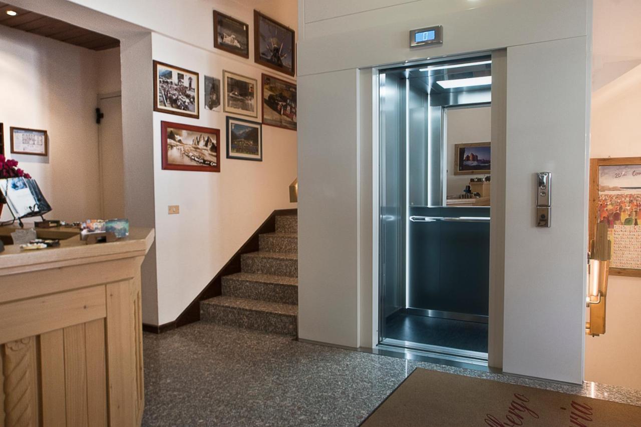 Albergo Meuble Victoria أورونزو دي كادوري المظهر الخارجي الصورة